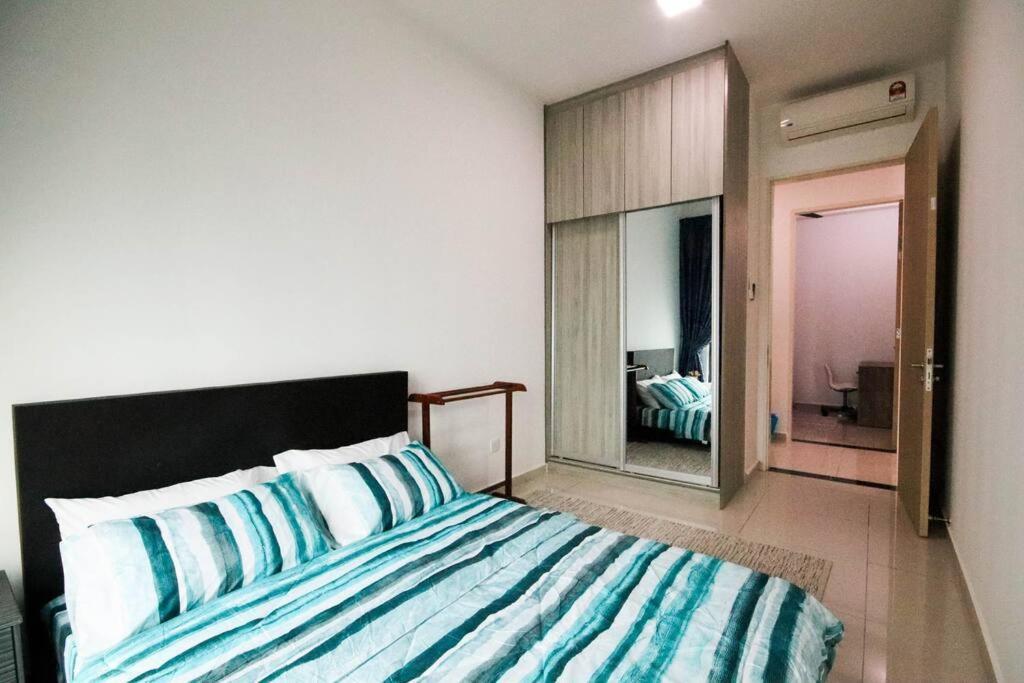 Appartement Legasi Kampung Baru By Airhost à Kuala Lumpur Extérieur photo