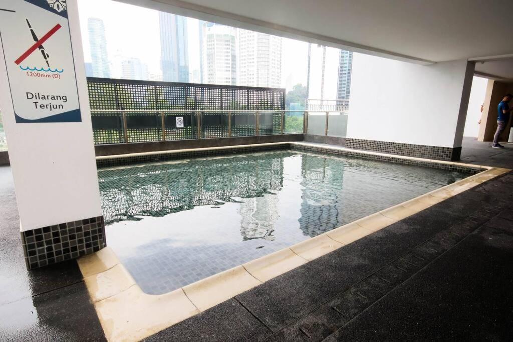Appartement Legasi Kampung Baru By Airhost à Kuala Lumpur Extérieur photo