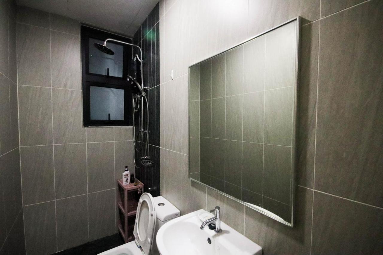 Appartement Legasi Kampung Baru By Airhost à Kuala Lumpur Extérieur photo